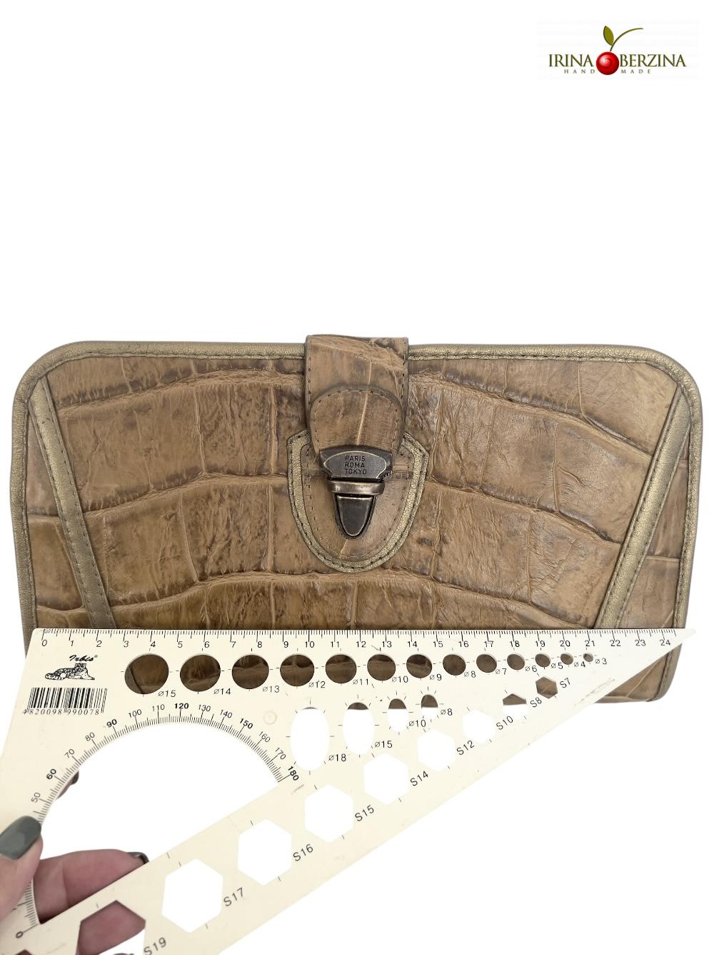 «Боно-02» - Сумка из кожи натурального крокодила. Фото Ирины Берзиной. 72 «Боно-02» - Сумка-планшет из кожи натурального крокодила бежево-горчичного цвета. Фото Ирины Берзиной